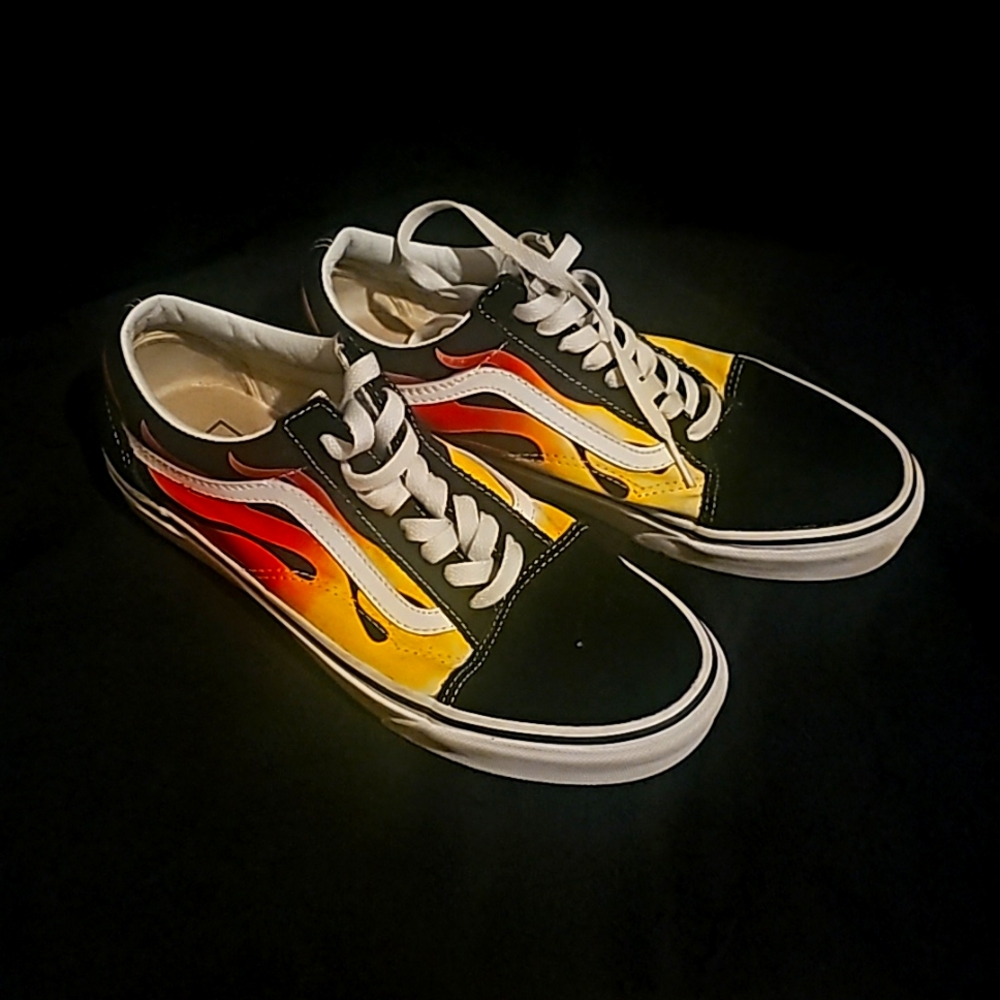 Vans 🔥 Old Skool Flames 2017 Unisex Men’s 7.5 Women’s 9